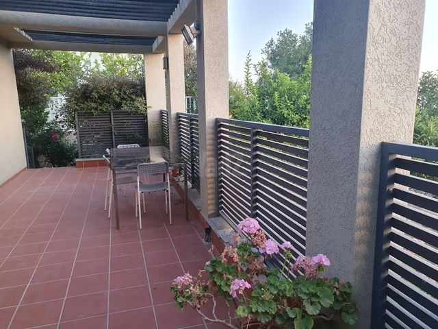 Private house / Cottage · 4 rooms in Admit